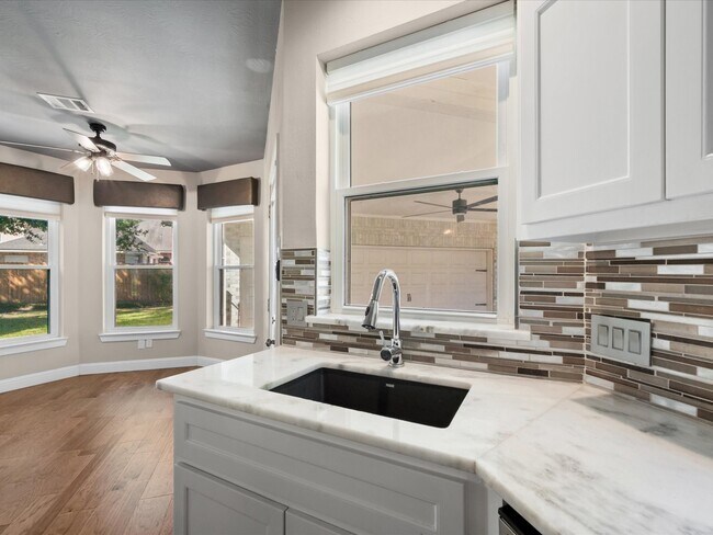 Building Photo - 3410 Marywood Dr