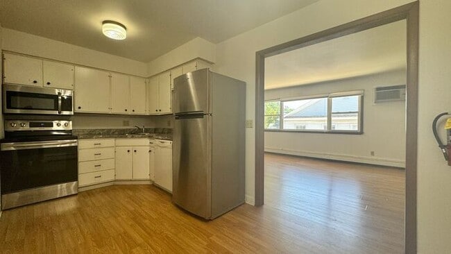 Building Photo - $1,200 | 2 Bedroom, 1 Bathroom Apartment | No Pets | Sublease* | Available for May 1st, 2026 Move...