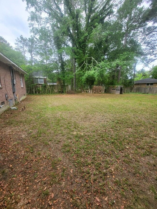 Building Photo - 3 Bedroom, 1 Bath house