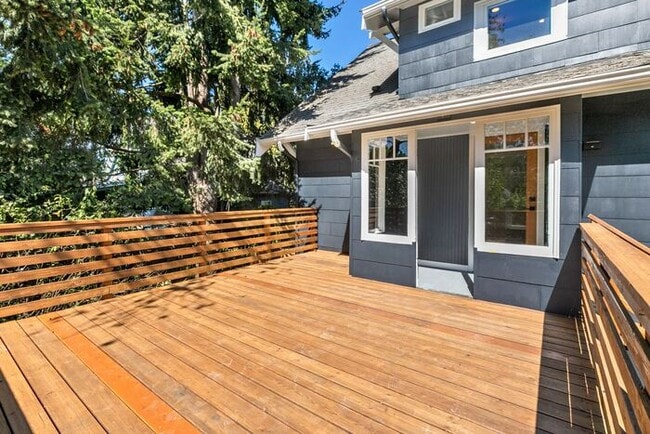 Building Photo - Stunningly Remodeled 1905 Beauty w/ AIR CO...