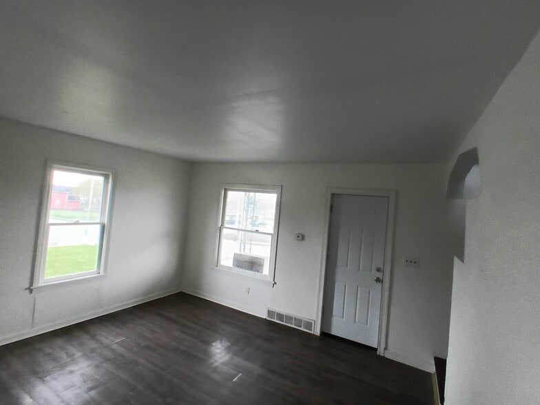 Bedroom - 1005 Hamilton Ave