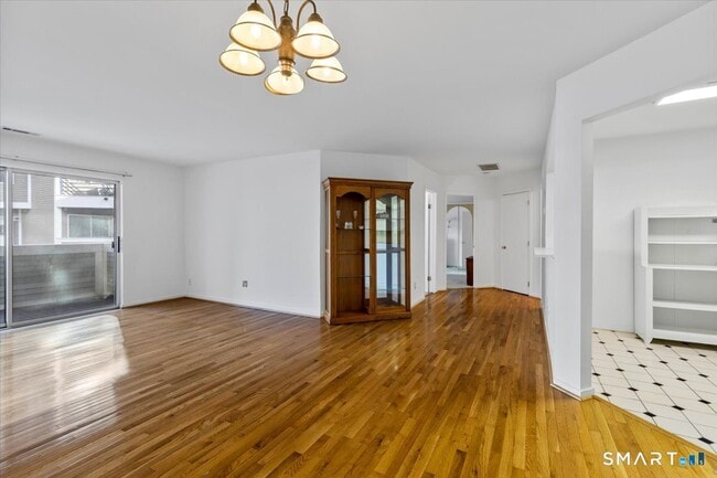 Building Photo - 13 Harbour Close