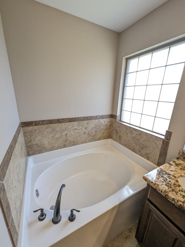 Building Photo - 6686 Bryant Rd