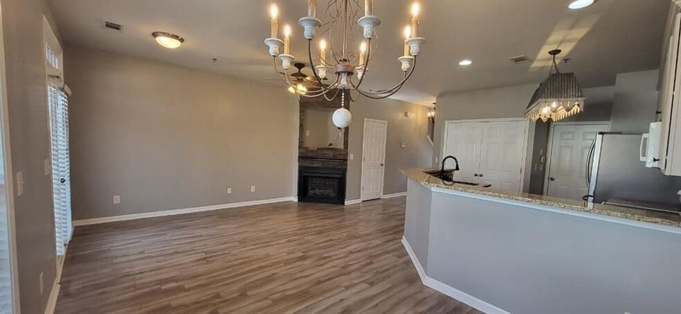Building Photo - 45 Newnan Lakes Dr