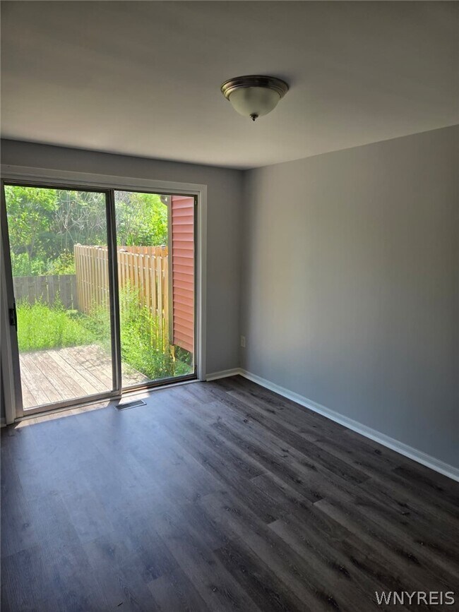 Building Photo - 1283 Peppertree Dr