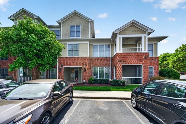 Building Photo - 828 Waterford Lake Dr