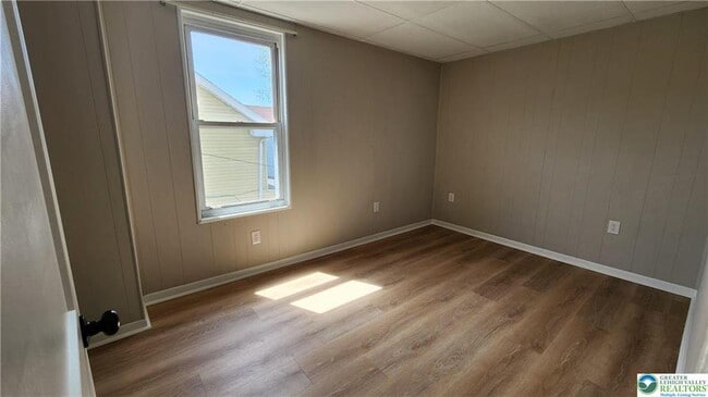 Building Photo - 324 Walnut St