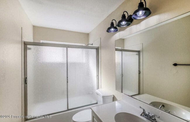 Building Photo - 1502 Overland Dr