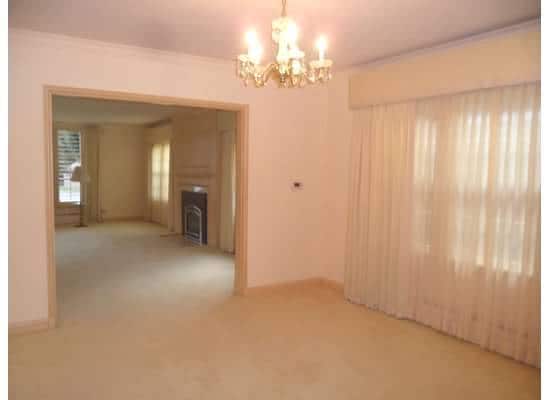 Building Photo - Broadway Hill home