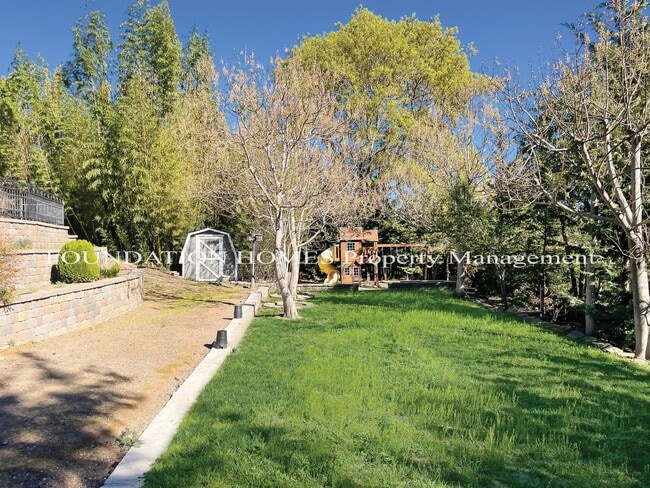 Building Photo - 216 San Ramon Way