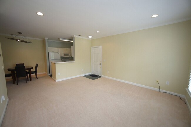 Building Photo - 524 Aberdeen Dr