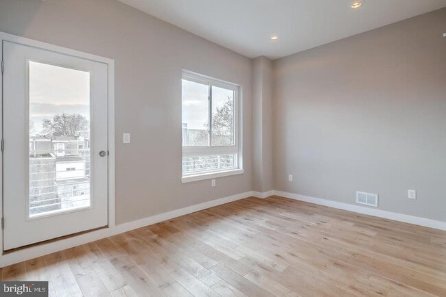 Building Photo - 1636 Ridge Ave
