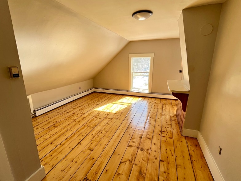 Building Photo - 50 N Main St