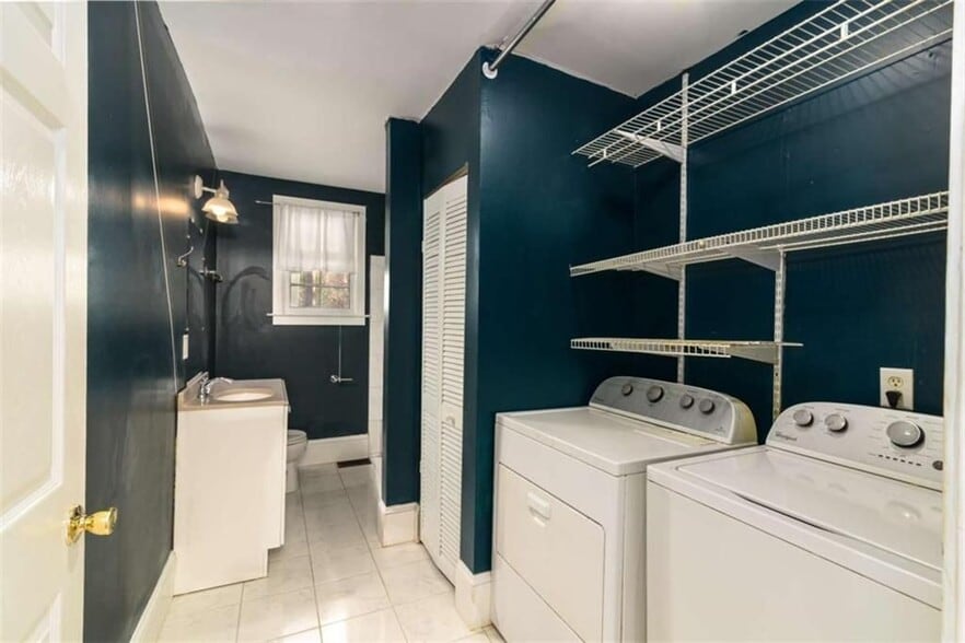 Building Photo - 2344 Ripplewater Dr SE