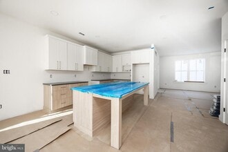 Building Photo - 453 E Franklin St