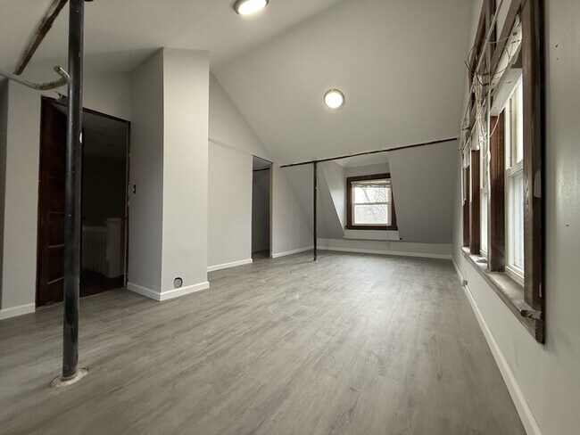 Building Photo - 49 S Allen St