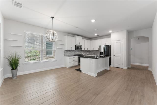 Building Photo - 2104 Barx Dr