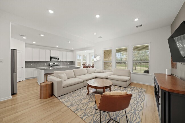 Building Photo - 9405 Vis Fls Trce