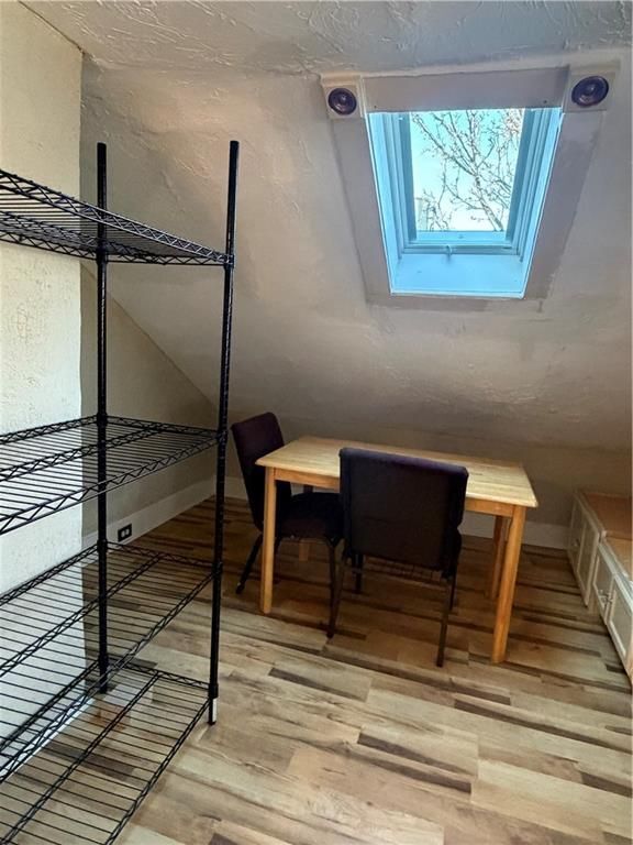 Building Photo - 69 Hope St