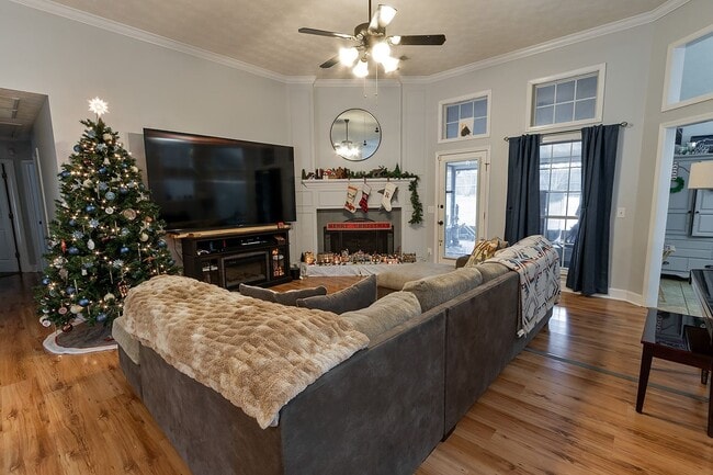 Building Photo - Welcome Home!