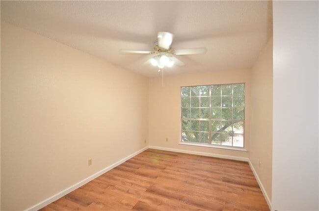 Building Photo - 13903 Lothian Dr