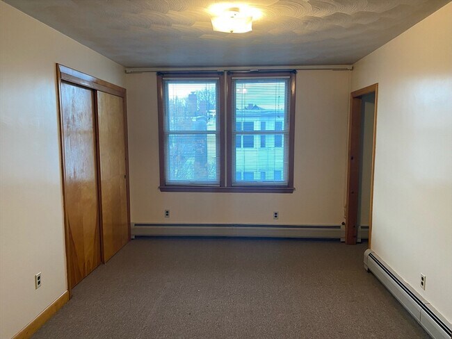 Building Photo - 237 Lexington St