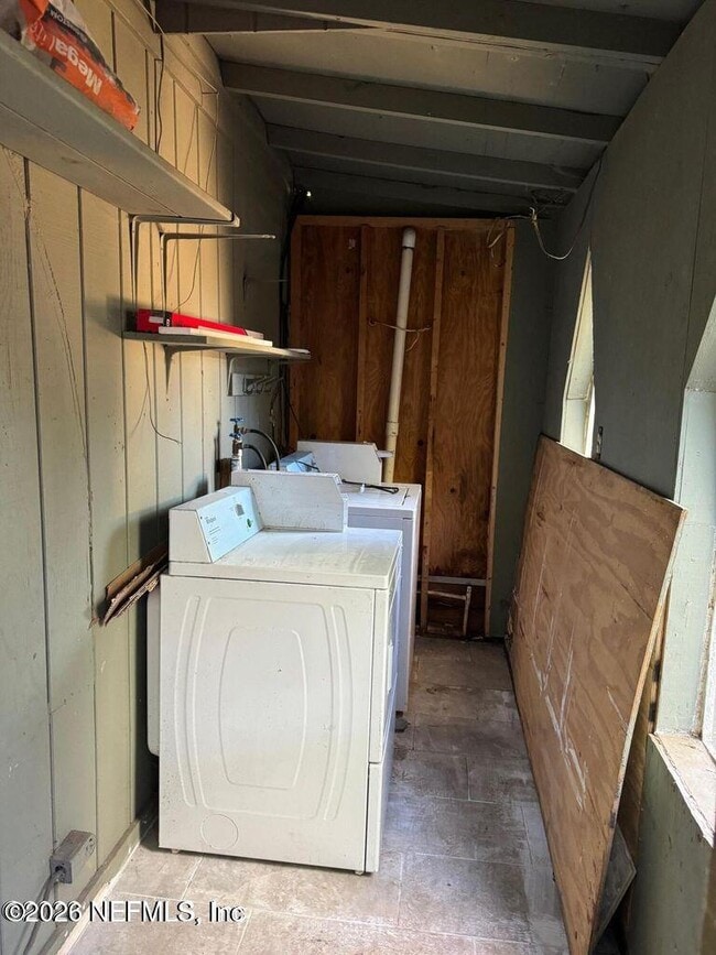 Building Photo - 1457 Challen Ave