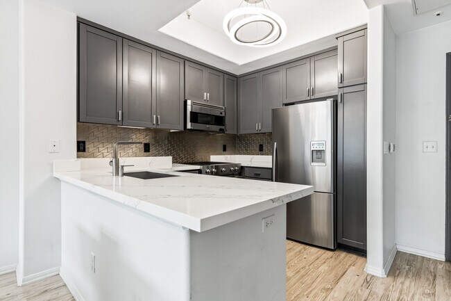 Building Photo - 4060 Glencoe Ave