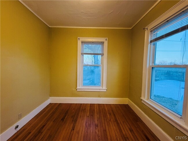 Building Photo - 1322 E Genesee St