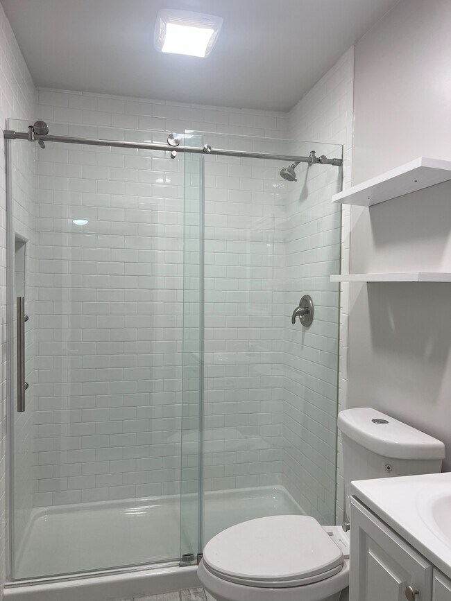Building Photo - 316 Hardister Dr