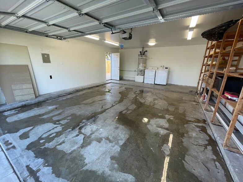 Building Photo - 14304 Culiacan Ave