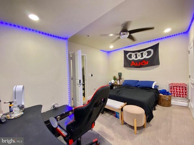 Building Photo - 1950 N Gratz St