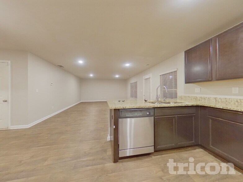 Building Photo - 3023 Chris Cir