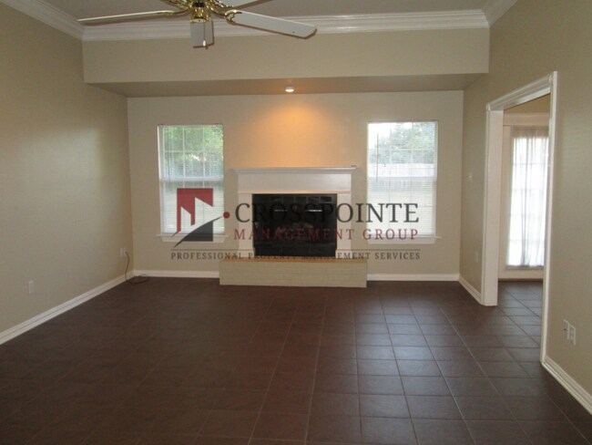 Building Photo - Spacious 3 bedroom 2 bath home in Tyler!