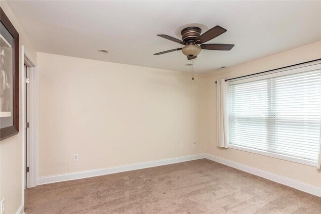Building Photo - 610 Forest Ct