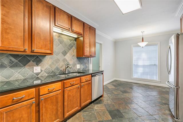 Building Photo - 2234 W Colorado Blvd