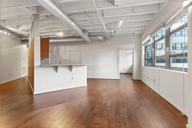Building Photo - 878 Peachtree St NE