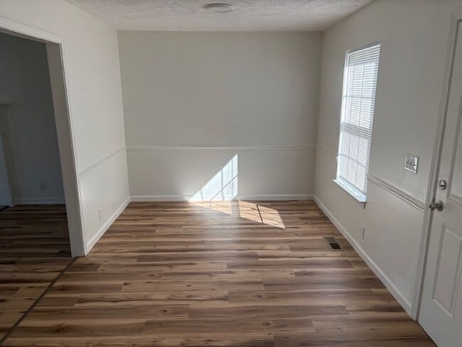 Building Photo - Murfreesboro-Cason Ln area 3BR/2BA+ Garage
