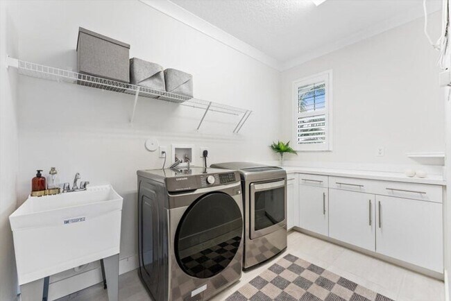 Building Photo - 15398 Sandy Beach Terrace