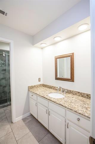 Building Photo - 16114 Shadybank Dr