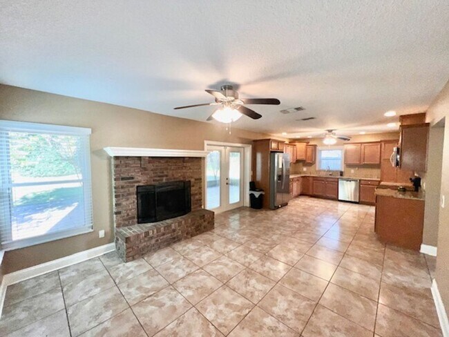 Building Photo - Oviedo - 3 Bedroom, 2.5 Bathroom – $2495.00