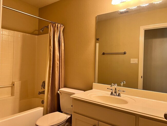 Building Photo - 441 Maggie Cir
