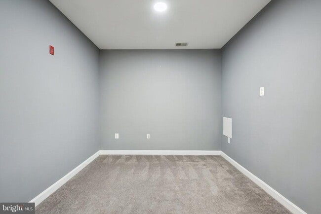 Building Photo - 440 Belmont Bay Dr