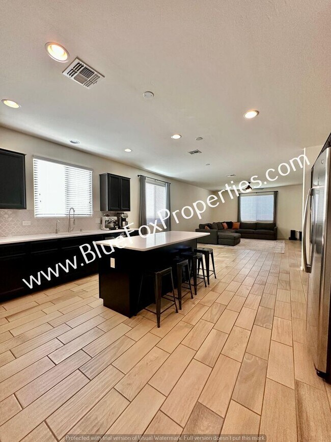 Building Photo - 4496 S Saginaw Hill Dr