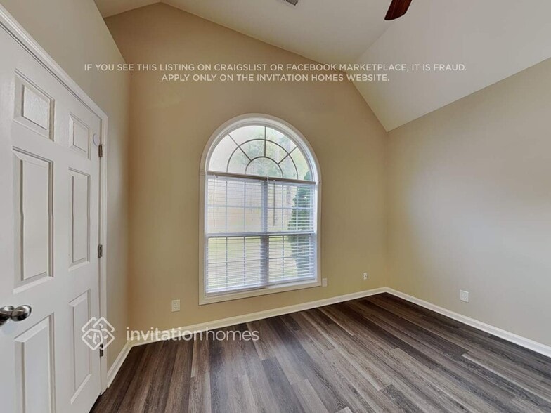 Building Photo - 15020 Woodstar Rd