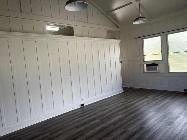 Building Photo - RMS100ach (REOM)