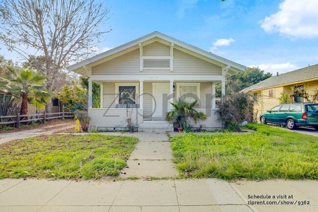 Building Photo - 1815 San Andres St