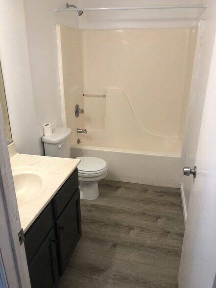 Building Photo - 305 Fletcher St