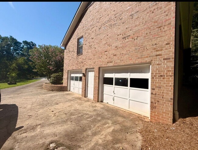 Building Photo - 195 Woodberry Ct