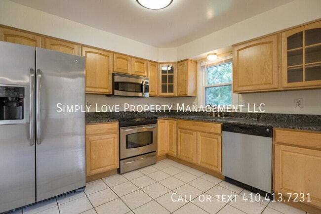 Building Photo - 2411 Old Gate Ct